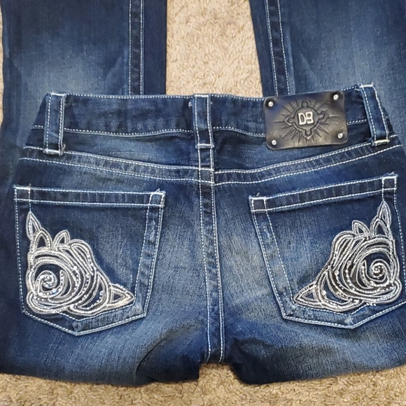 D9 Jeans - Picture 4 of 15